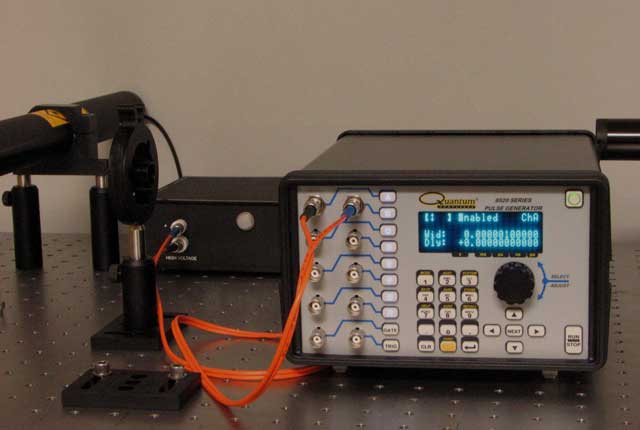 9520 Pulse Delay Generator | Quantum Composers